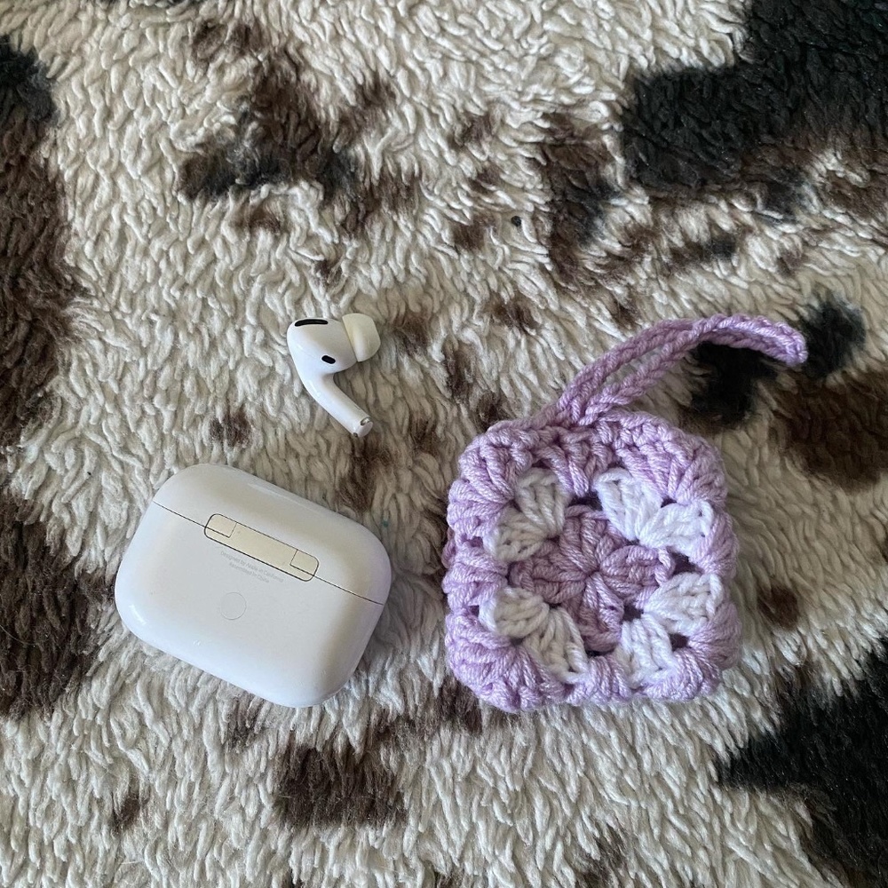 AirPods case - Picture 2 of 5